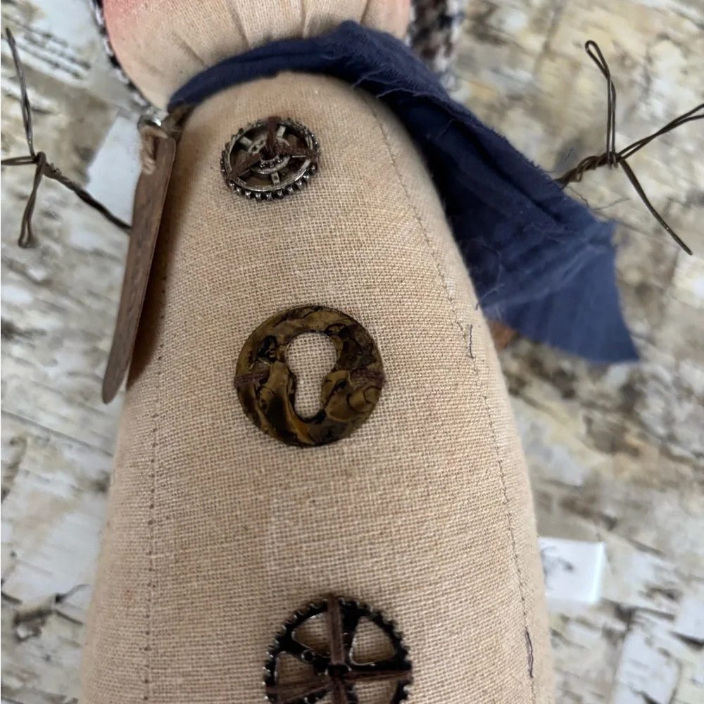 Charming “Corey the Snowman” figurine with Blue Scarf - Picture 7 of 9